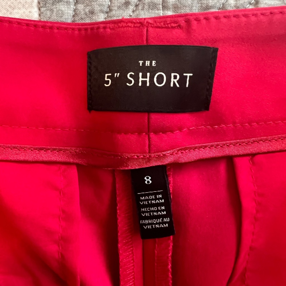 WHBM 5” red stretch shorts - Picture 5 of 7